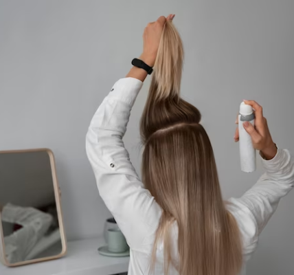 Natural hair care techniques to reduce oiliness without dry shampoo