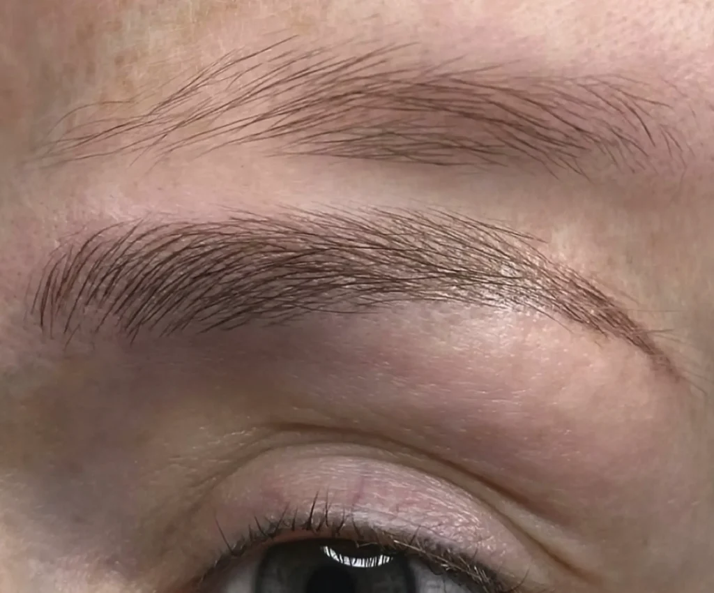 microblading eyebrows